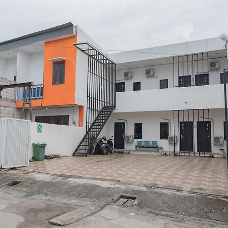 Reddoorz At Sani Guest House Balikpapan Экстерьер фото