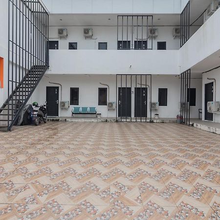 Reddoorz At Sani Guest House Balikpapan Экстерьер фото