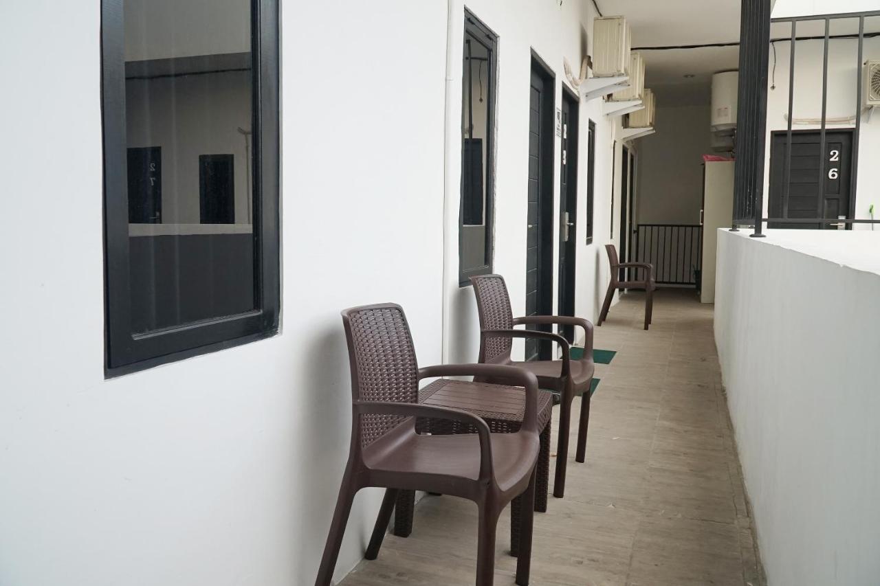 Reddoorz At Sani Guest House Balikpapan Экстерьер фото