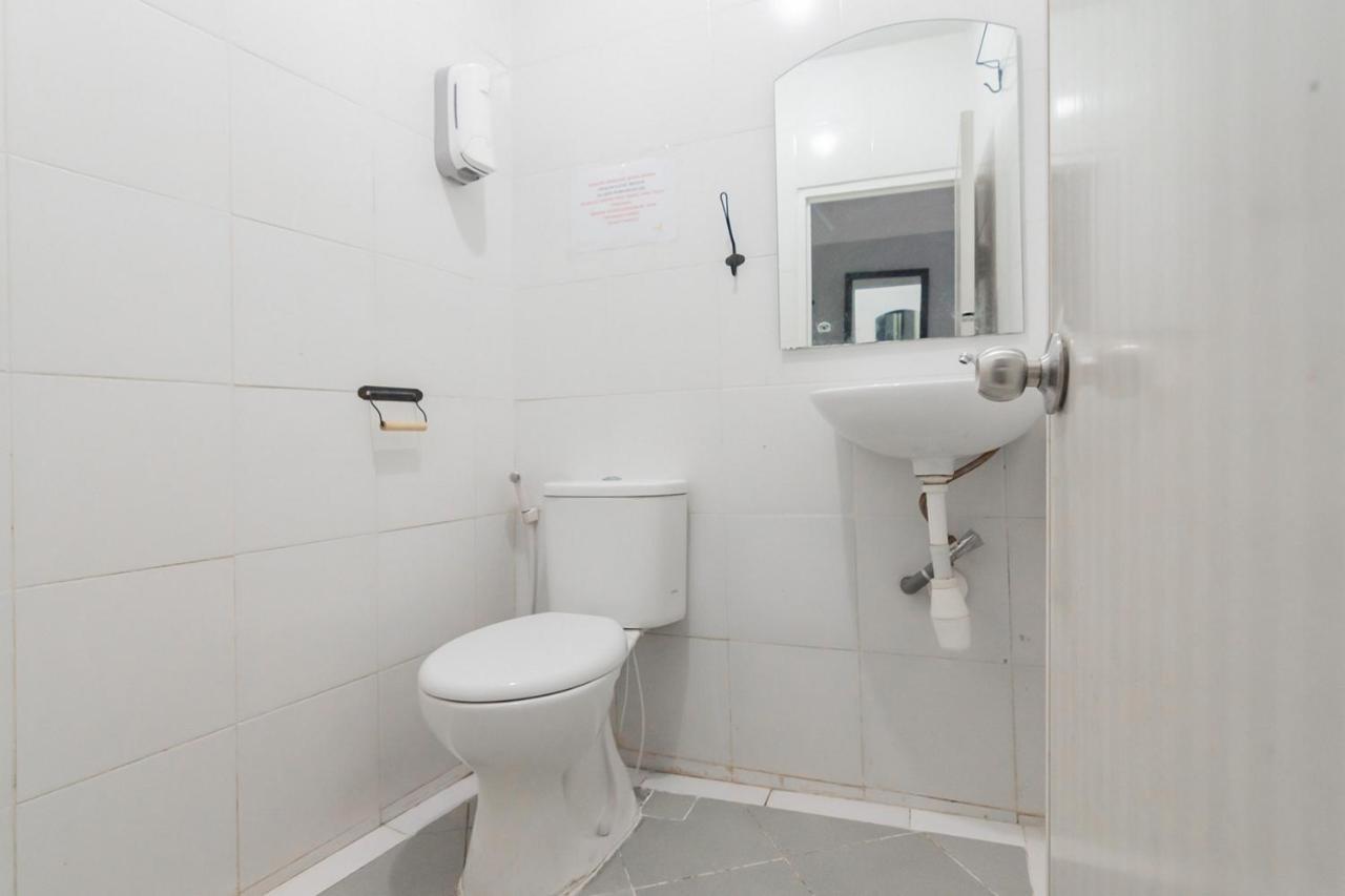 Reddoorz At Sani Guest House Balikpapan Экстерьер фото