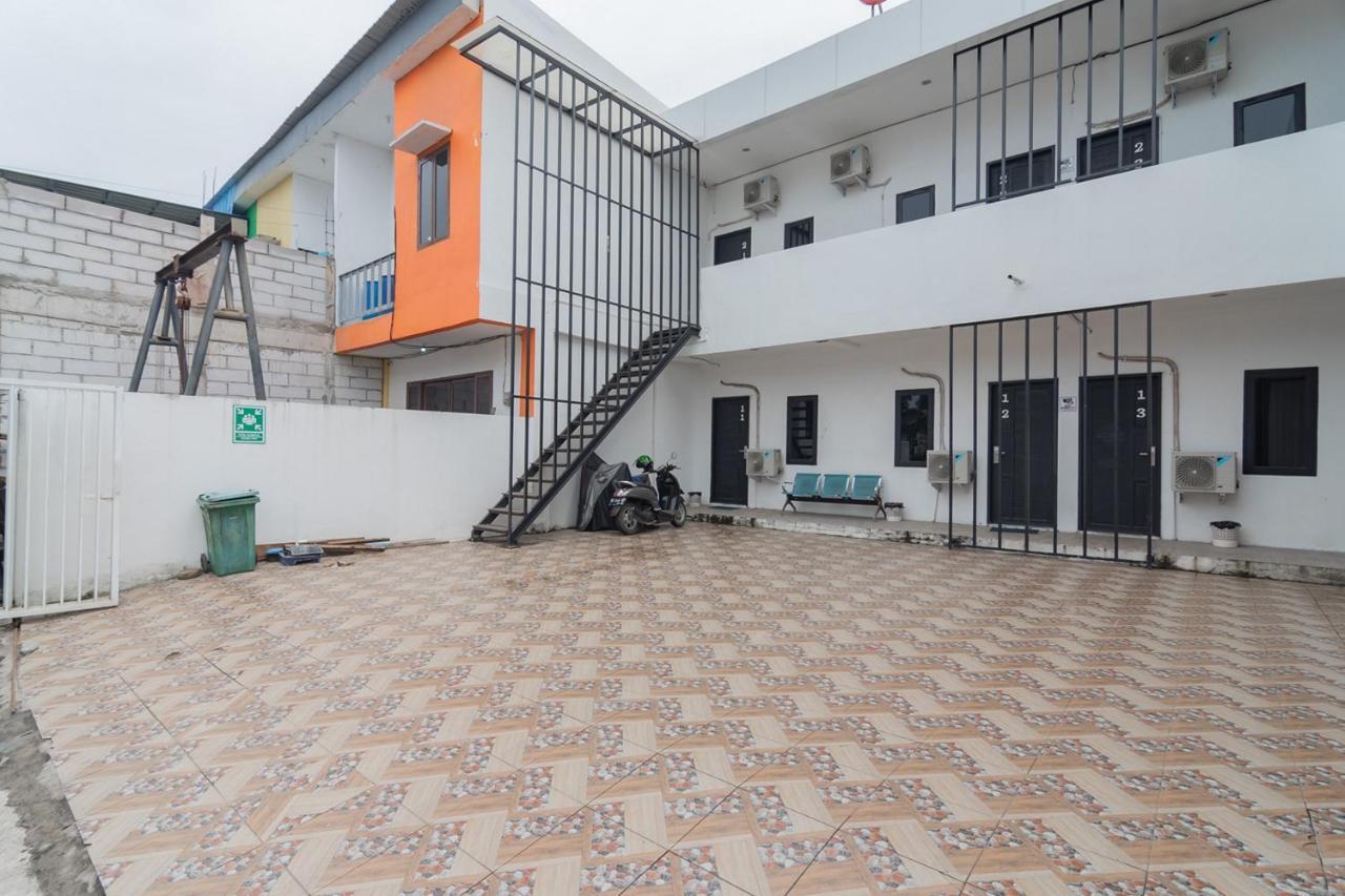 Reddoorz At Sani Guest House Balikpapan Экстерьер фото
