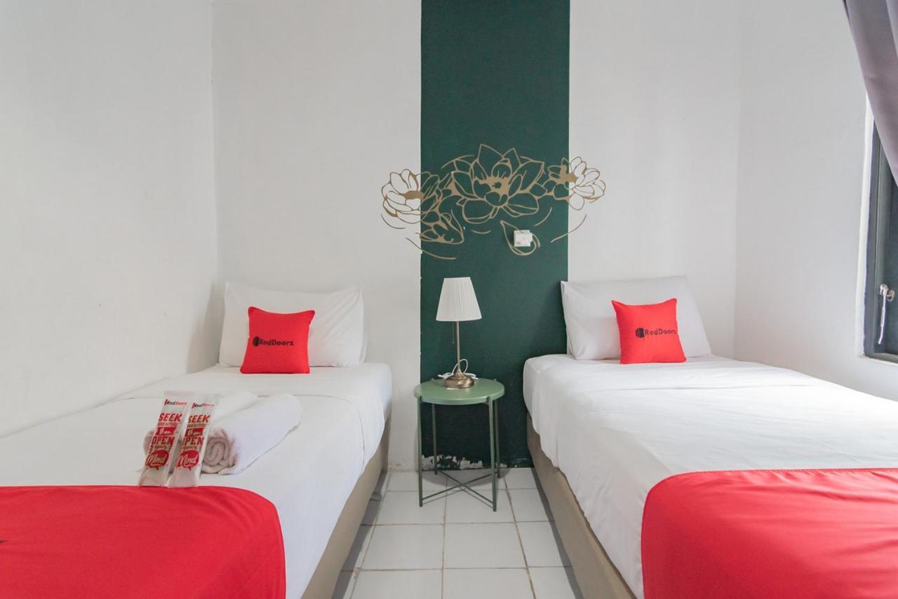 Reddoorz At Sani Guest House Balikpapan Экстерьер фото